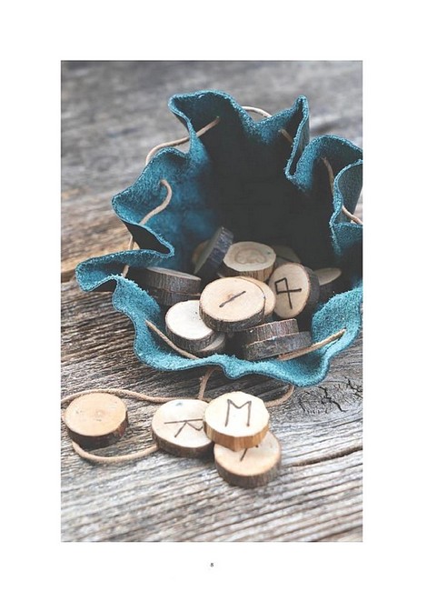 Runes Illustrated (Chinese Bound) - фото 3