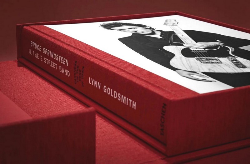 Lynn Goldsmith. Bruce Springsteen & The E Street Band - фото 3